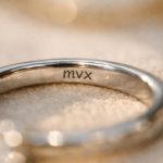 découvrez la signification du poinçon mvx sur un bijou et apprenez à reconnaître son origine et sa valeur.