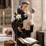 découvrez les symboles et attributs de saint antoine de padoue, leur signification et leur importance dans la tradition chrétienne.